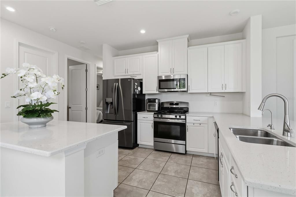 For Rent: $3,200 (3 beds, 2 baths, 1790 Square Feet)