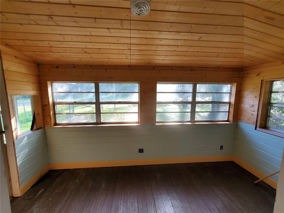 В аренду: $1,450 (3 спален, 1 ванн, 1250 Квадратных фут)