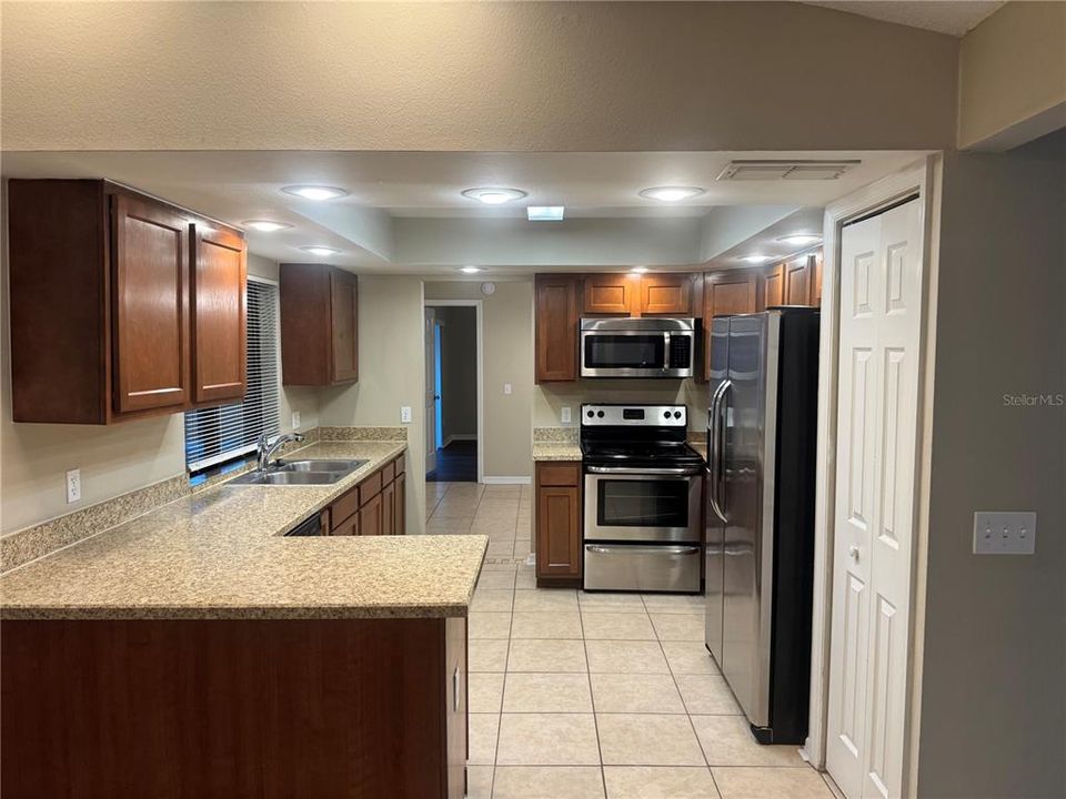 For Sale: $399,900 (3 beds, 2 baths, 1912 Square Feet)