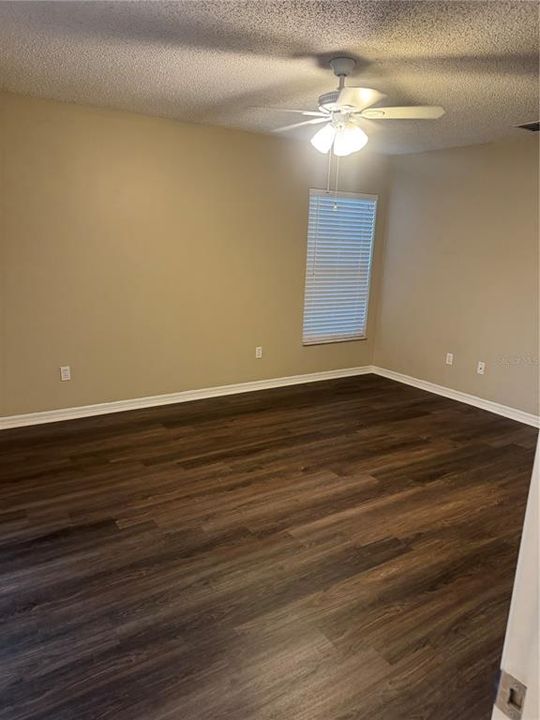 For Sale: $399,900 (3 beds, 2 baths, 1912 Square Feet)