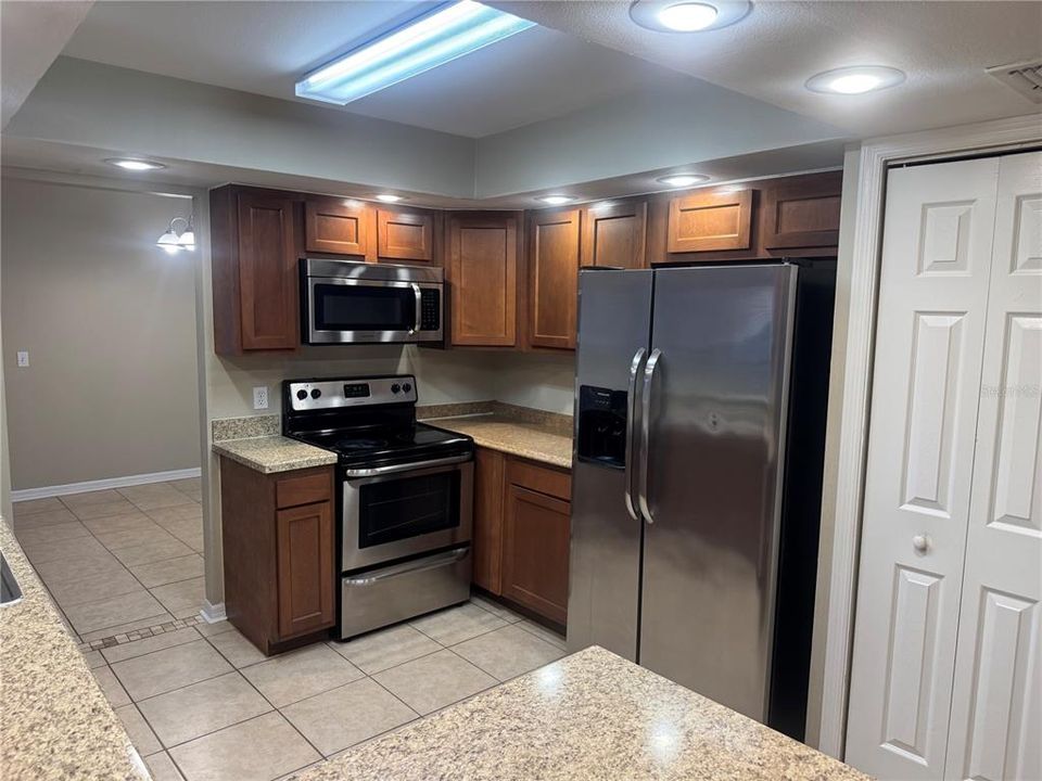 For Sale: $399,900 (3 beds, 2 baths, 1912 Square Feet)
