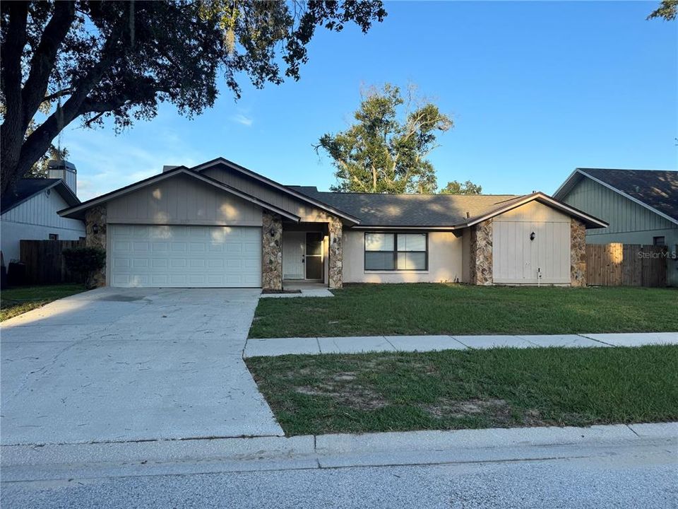 For Sale: $399,900 (3 beds, 2 baths, 1912 Square Feet)