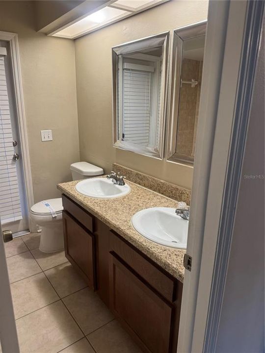 For Sale: $399,900 (3 beds, 2 baths, 1912 Square Feet)