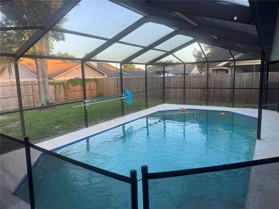 For Sale: $399,900 (3 beds, 2 baths, 1912 Square Feet)