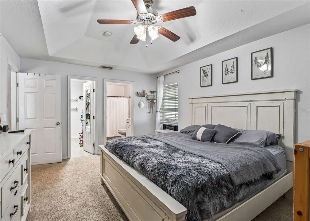 Activo con contrato: $224,000 (3 camas, 2 baños, 1429 Pies cuadrados)