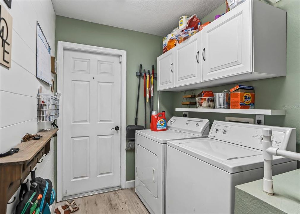 Activo con contrato: $224,000 (3 camas, 2 baños, 1429 Pies cuadrados)