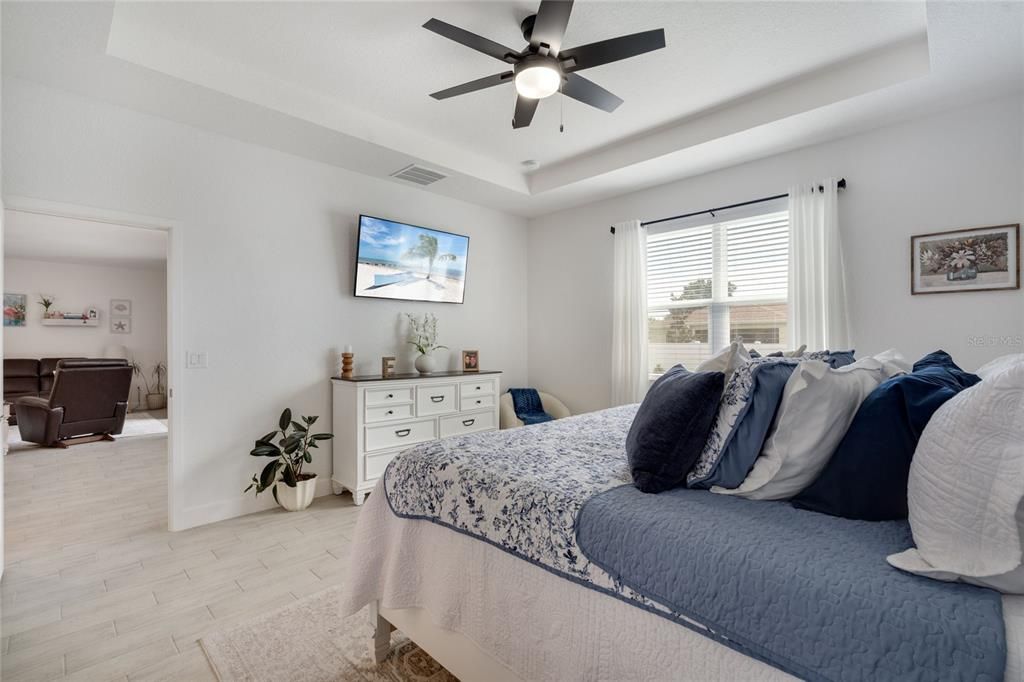 For Sale: $459,000 (3 beds, 2 baths, 1957 Square Feet)