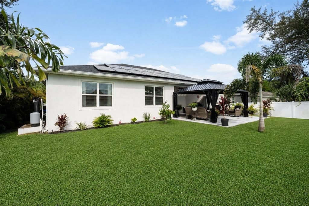 For Sale: $459,000 (3 beds, 2 baths, 1957 Square Feet)