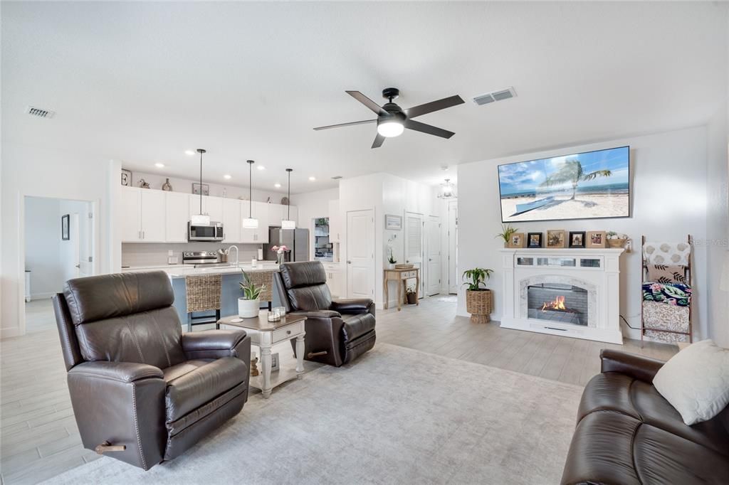 For Sale: $459,000 (3 beds, 2 baths, 1957 Square Feet)