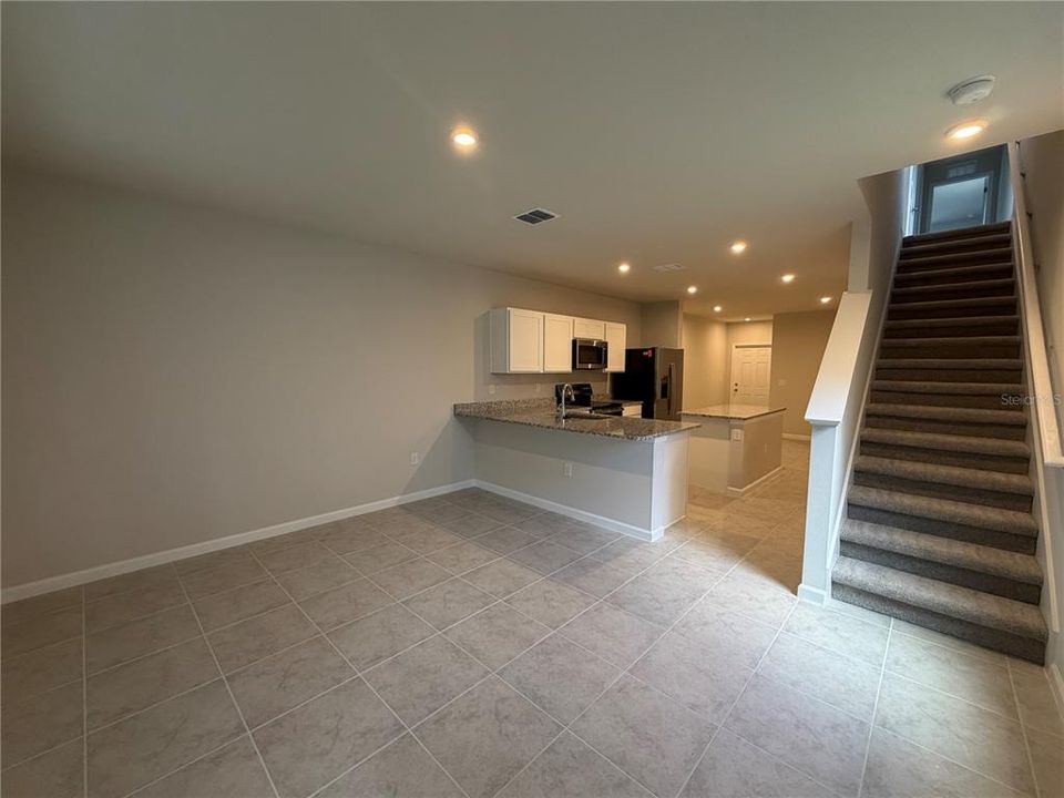 For Rent: $2,300 (3 beds, 2 baths, 1441 Square Feet)
