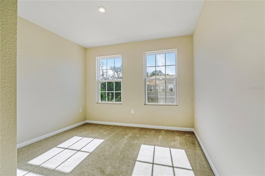 For Rent: $2,300 (3 beds, 2 baths, 1441 Square Feet)