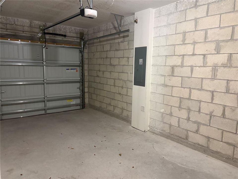 For Rent: $2,300 (3 beds, 2 baths, 1441 Square Feet)