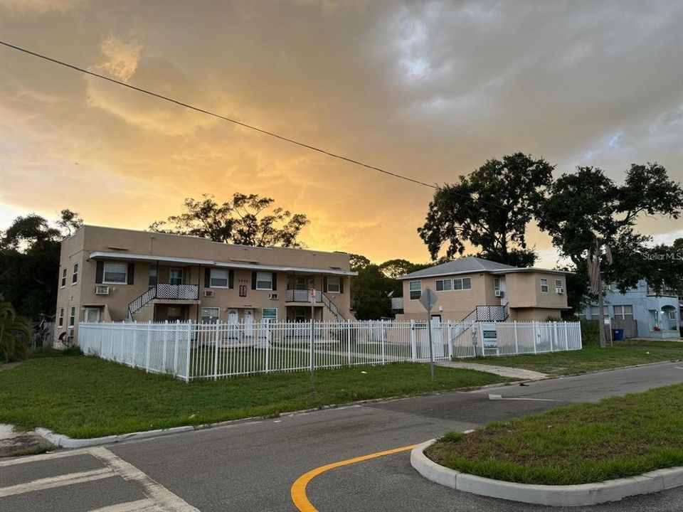 For Rent: $1,275 (1 beds, 1 baths, 700 Square Feet)
