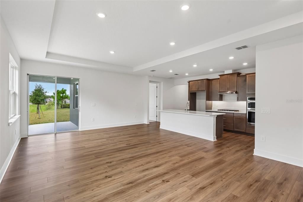 For Sale: $499,999 (4 beds, 2 baths, 1839 Square Feet)