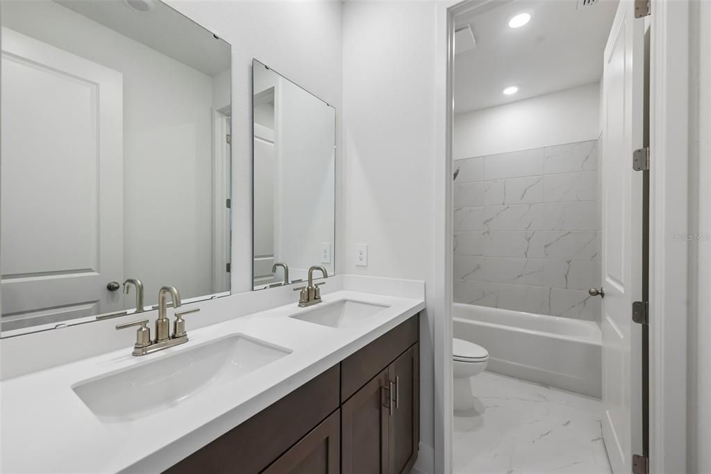 For Sale: $499,999 (4 beds, 2 baths, 1839 Square Feet)