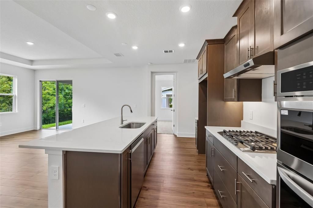 For Sale: $499,999 (4 beds, 2 baths, 1839 Square Feet)