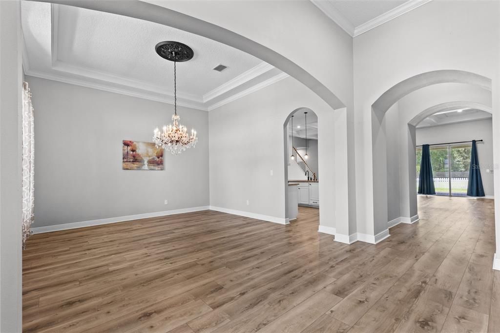 En Venta: $899,000 (5 camas, 4 baños, 3729 Pies cuadrados)