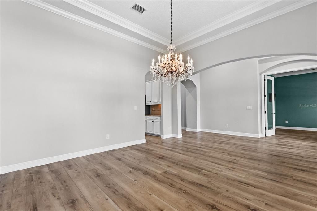 En Venta: $899,000 (5 camas, 4 baños, 3729 Pies cuadrados)