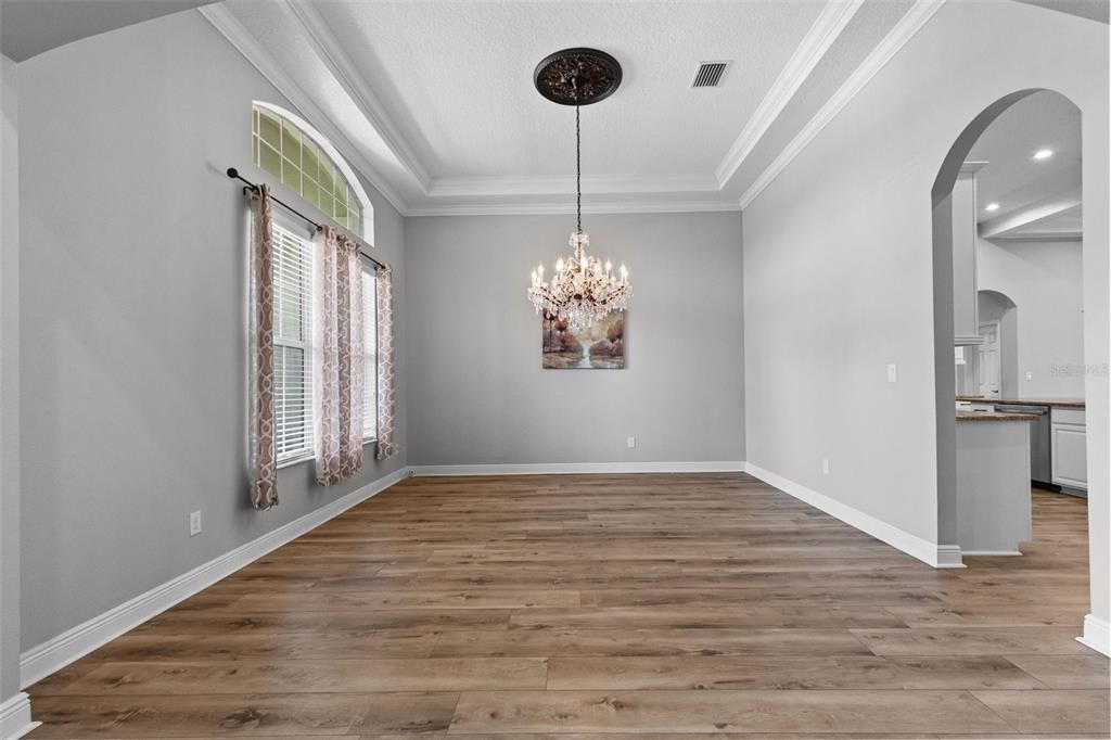 En Venta: $899,000 (5 camas, 4 baños, 3729 Pies cuadrados)