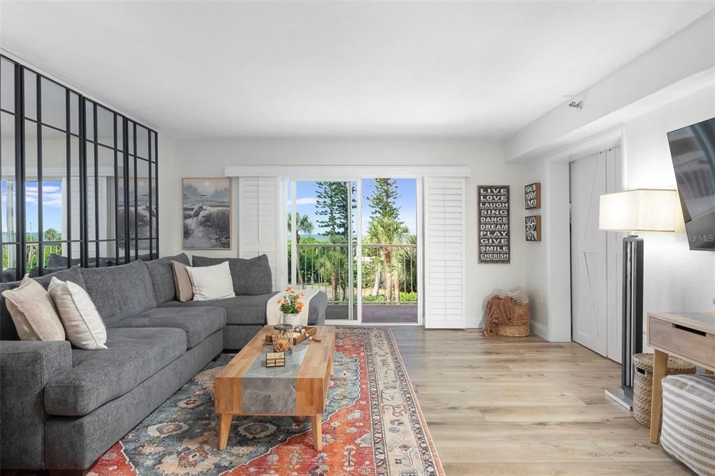 En Venta: $289,900 (1 camas, 1 baños, 825 Pies cuadrados)