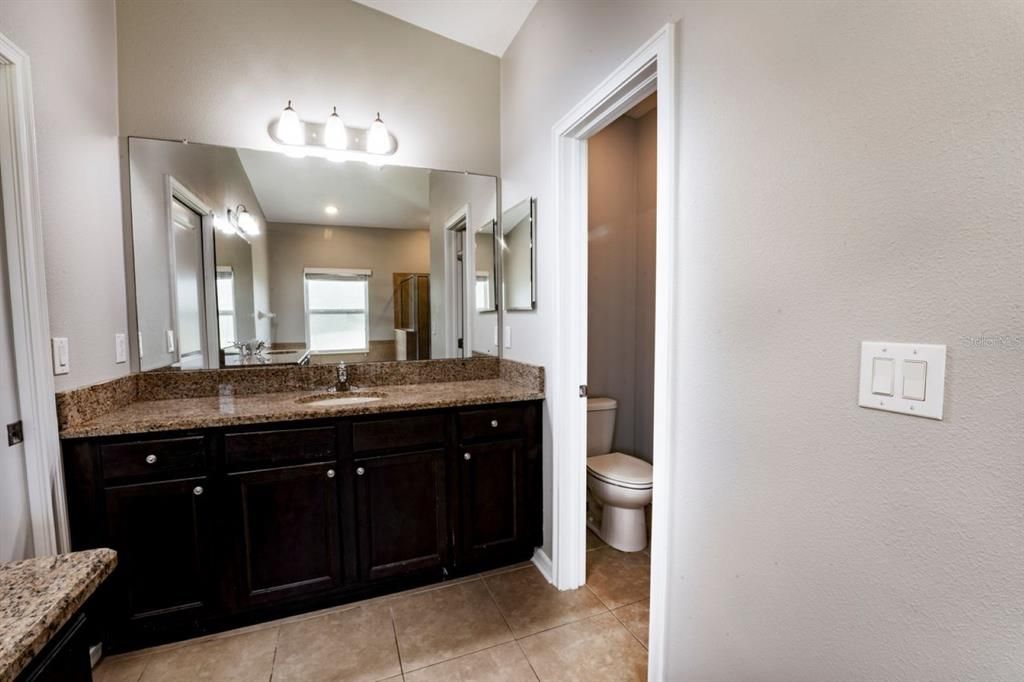 For Rent: $2,675 (4 beds, 2 baths, 2231 Square Feet)