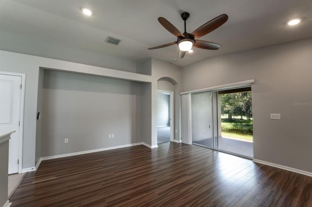 For Rent: $2,675 (4 beds, 2 baths, 2231 Square Feet)