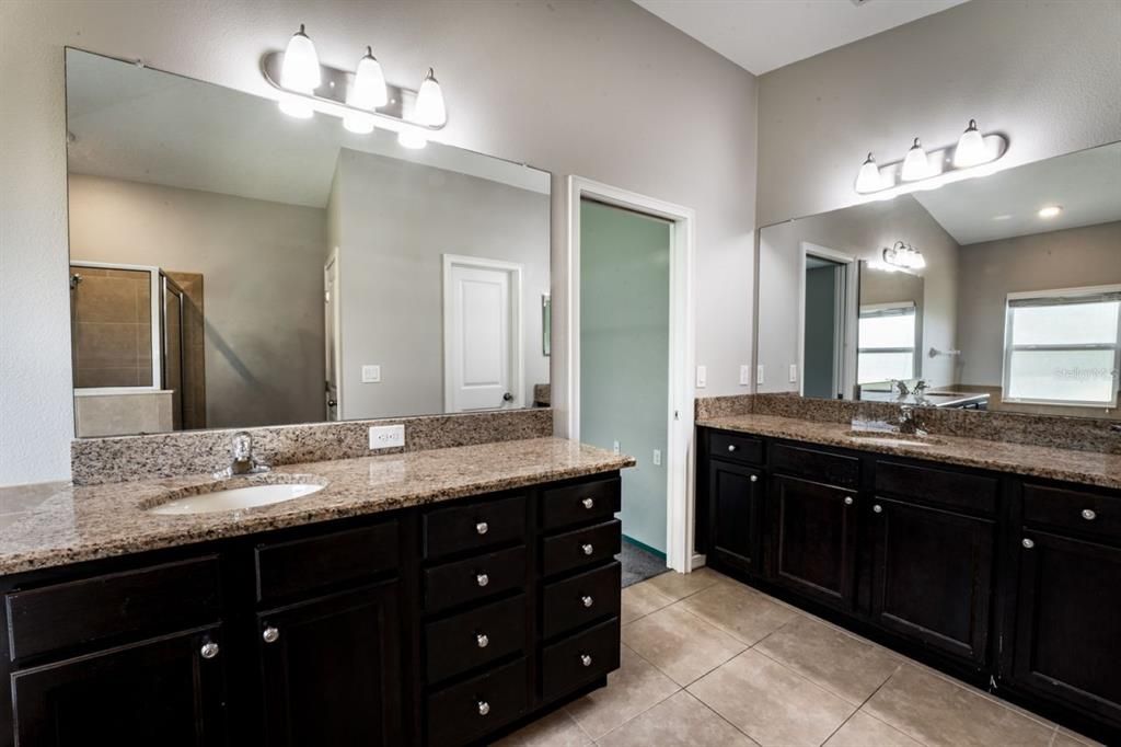 For Rent: $2,675 (4 beds, 2 baths, 2231 Square Feet)