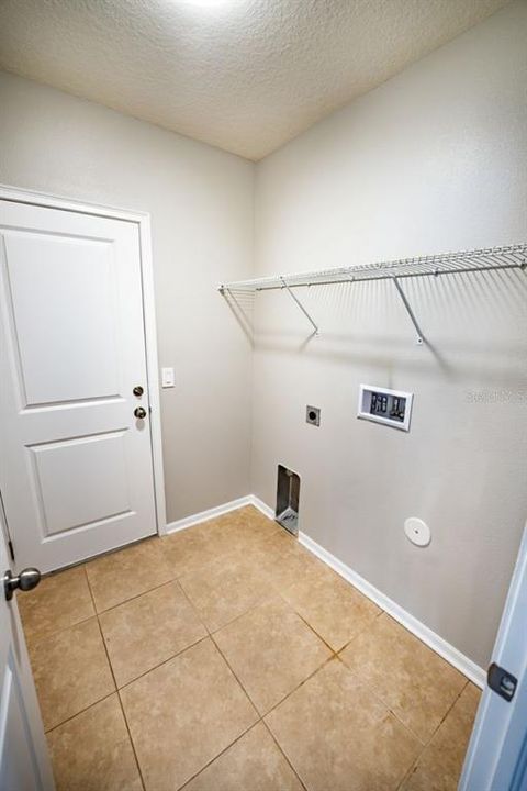 For Rent: $2,675 (4 beds, 2 baths, 2231 Square Feet)