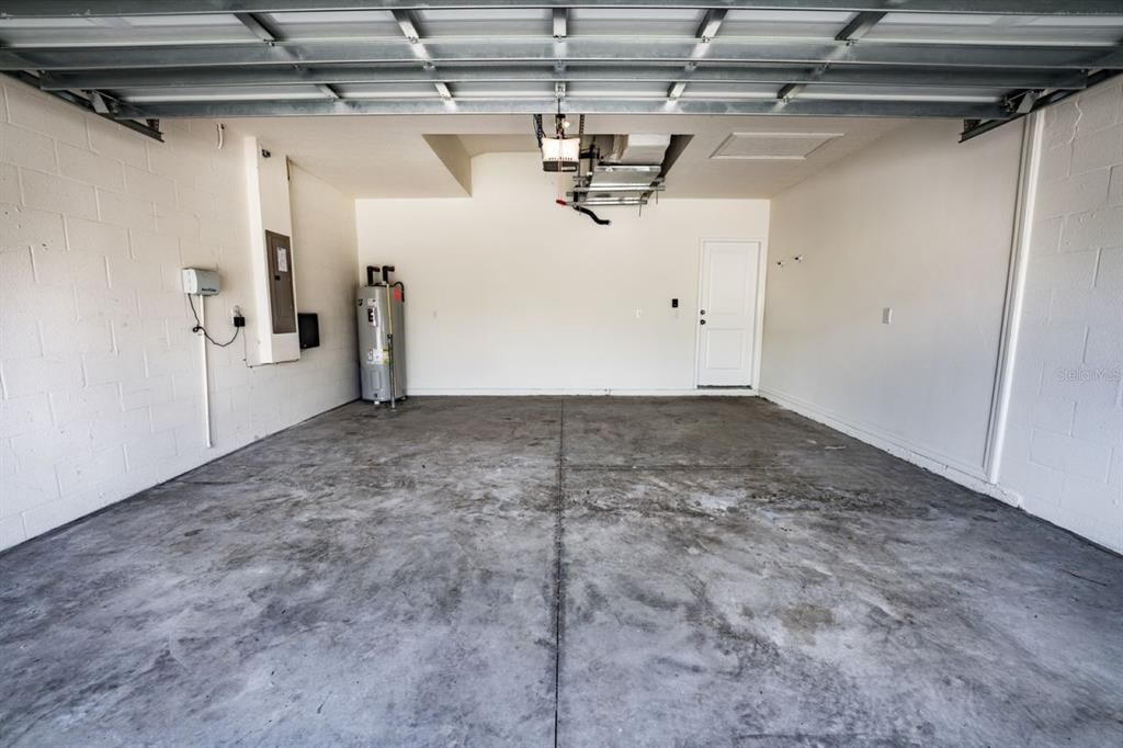 For Rent: $2,675 (4 beds, 2 baths, 2231 Square Feet)