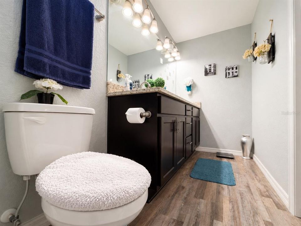 For Sale: $234,900 (3 beds, 2 baths, 1285 Square Feet)