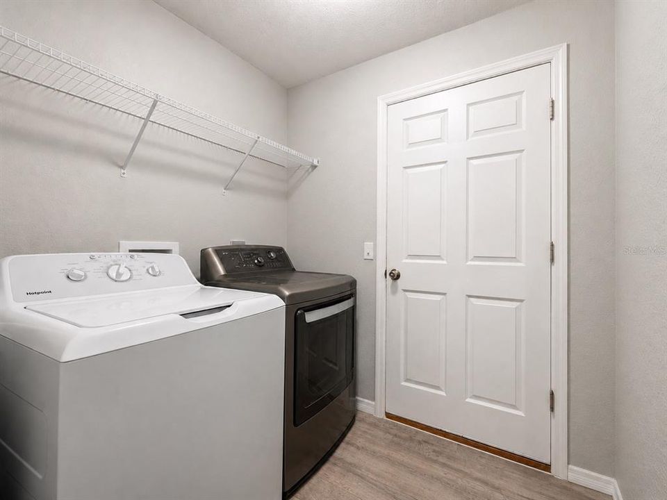 For Sale: $234,900 (3 beds, 2 baths, 1285 Square Feet)