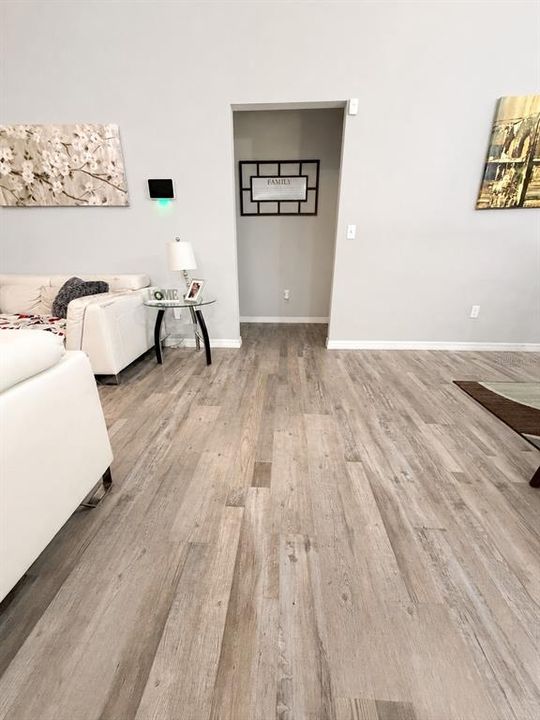 For Sale: $234,900 (3 beds, 2 baths, 1285 Square Feet)