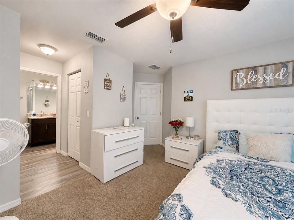 For Sale: $234,900 (3 beds, 2 baths, 1285 Square Feet)