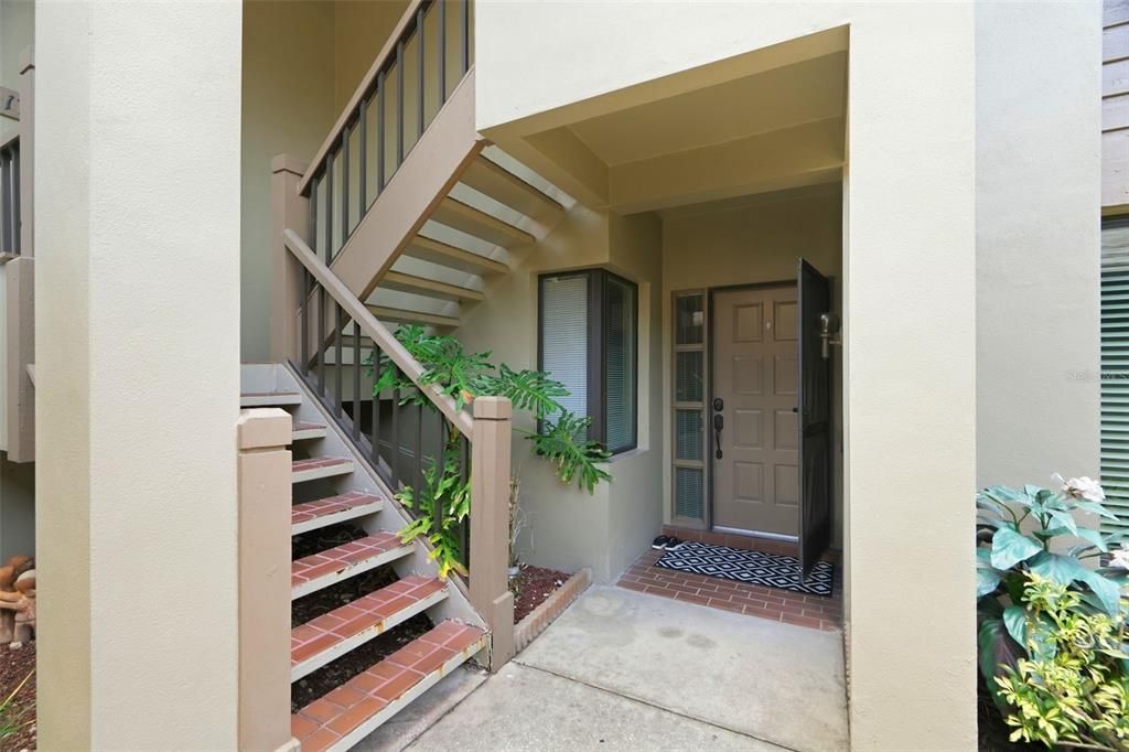 For Sale: $290,900 (2 beds, 2 baths, 1140 Square Feet)
