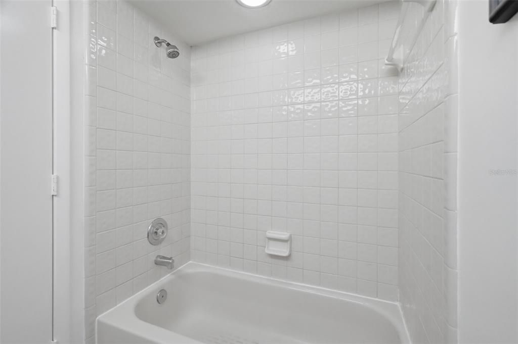 For Sale: $290,900 (2 beds, 2 baths, 1140 Square Feet)
