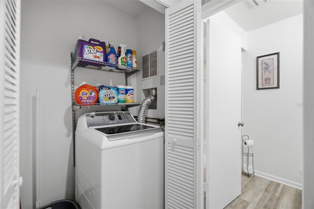 For Sale: $290,900 (2 beds, 2 baths, 1140 Square Feet)