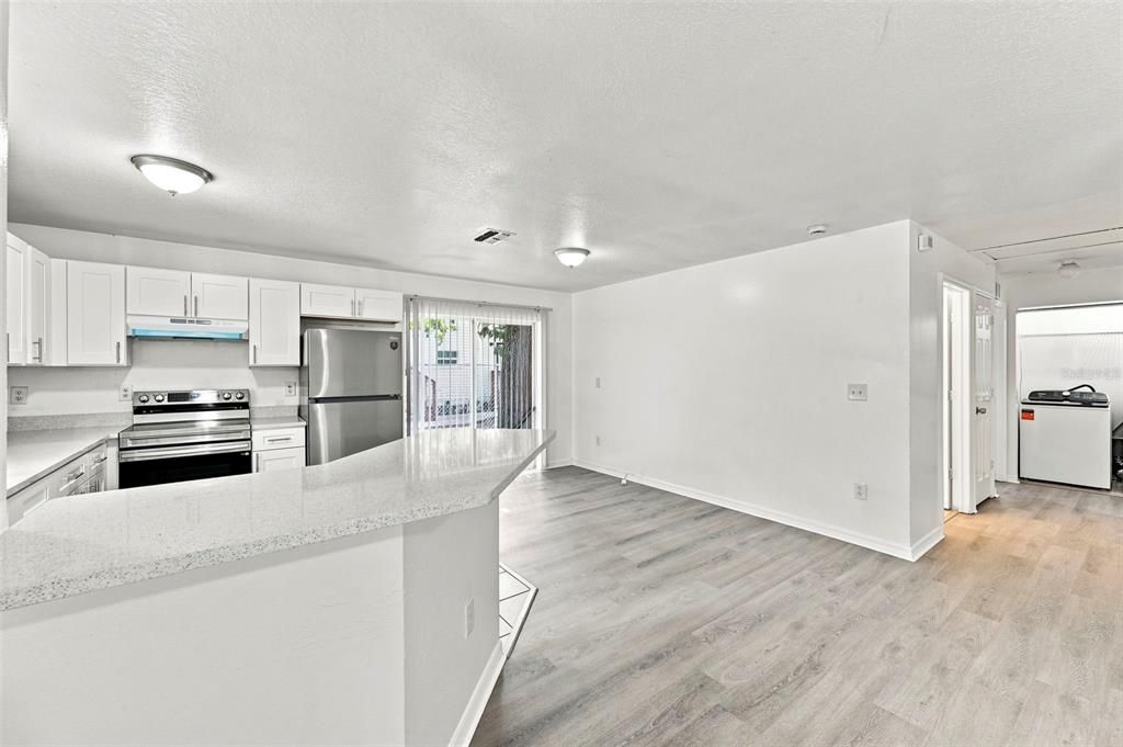 En Venta: $300,000 (3 camas, 2 baños, 1200 Pies cuadrados)
