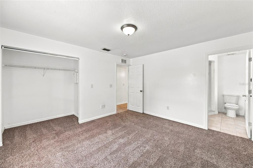 En Venta: $300,000 (3 camas, 2 baños, 1200 Pies cuadrados)