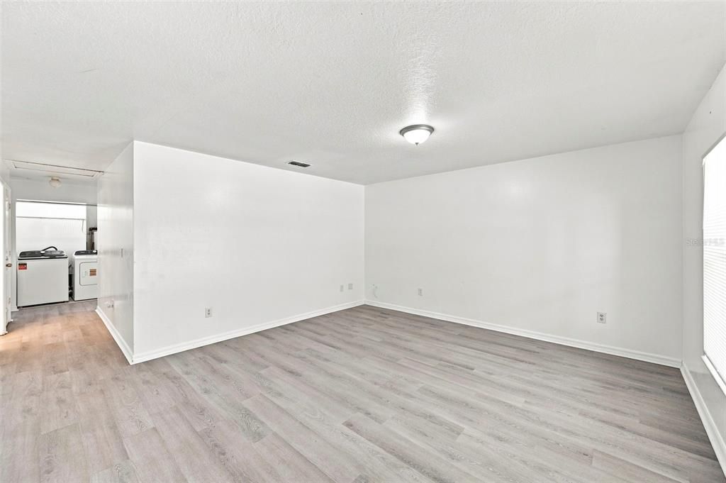 En Venta: $300,000 (3 camas, 2 baños, 1200 Pies cuadrados)