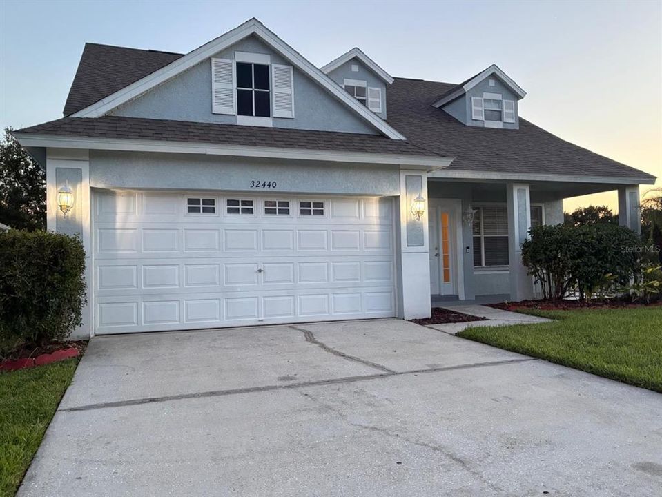 En Venta: $359,000 (3 camas, 2 baños, 2045 Pies cuadrados)