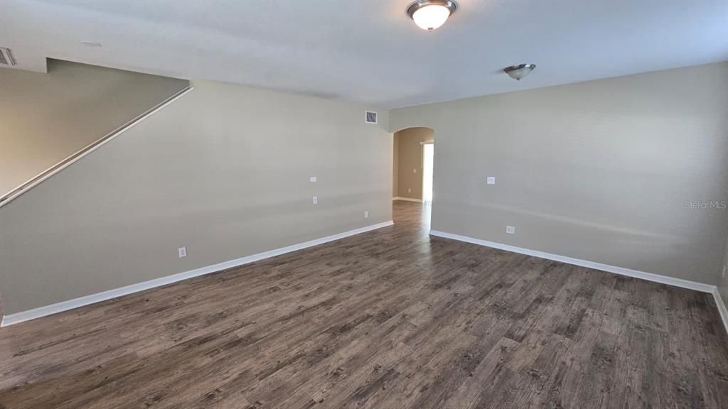 En Venta: $359,000 (3 camas, 2 baños, 2045 Pies cuadrados)