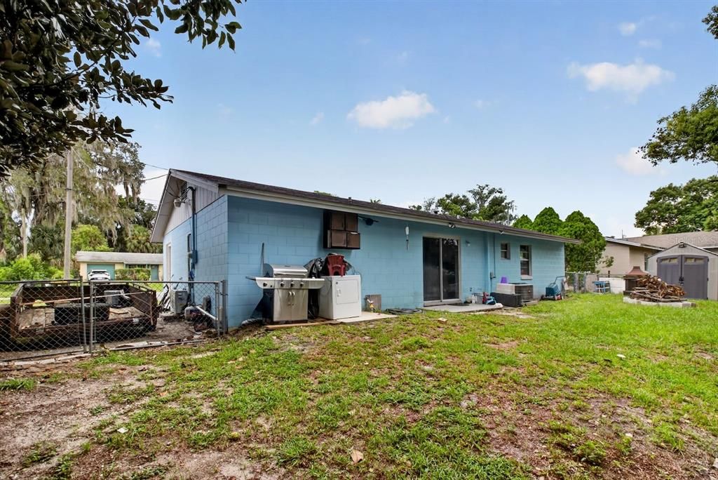 For Sale: $200,000 (3 beds, 1 baths, 975 Square Feet)
