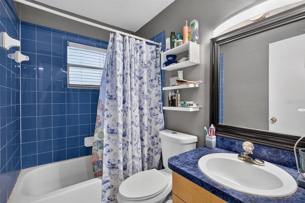 For Sale: $200,000 (3 beds, 1 baths, 975 Square Feet)
