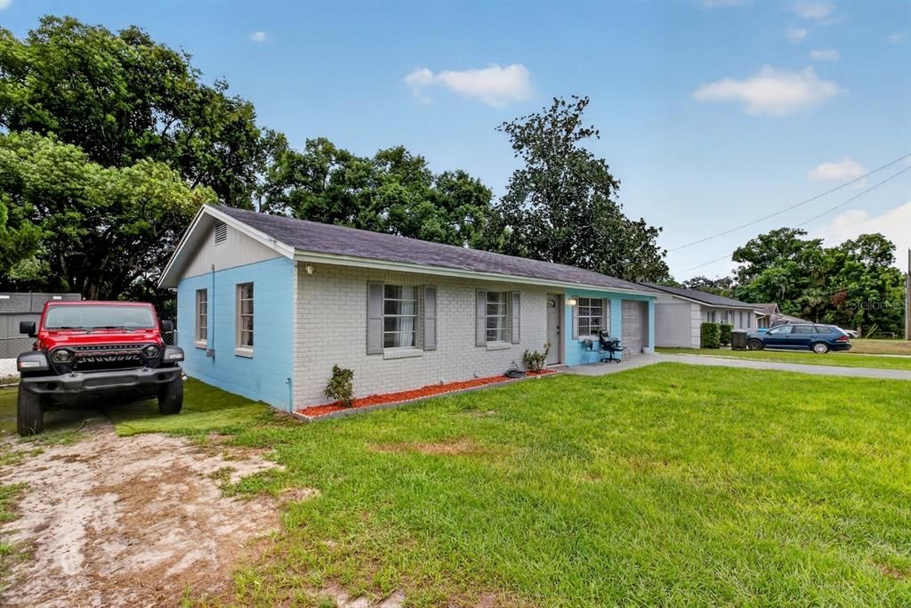 For Sale: $200,000 (3 beds, 1 baths, 975 Square Feet)