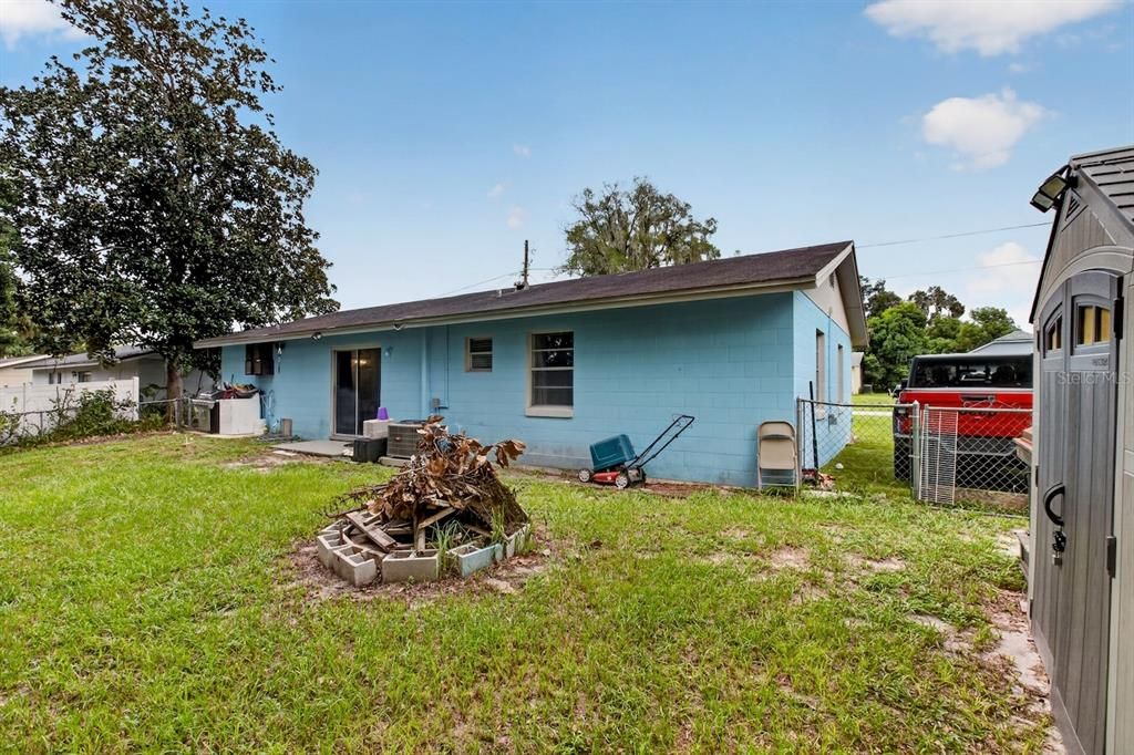 For Sale: $200,000 (3 beds, 1 baths, 975 Square Feet)