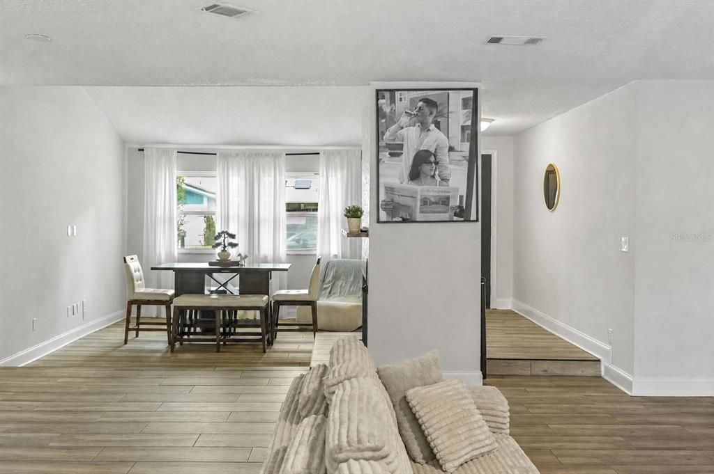 For Sale: $399,900 (3 beds, 2 baths, 1554 Square Feet)