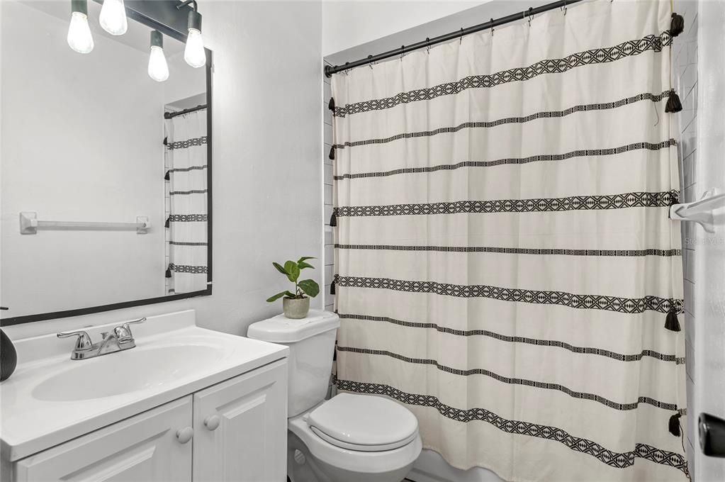 For Sale: $399,900 (3 beds, 2 baths, 1554 Square Feet)