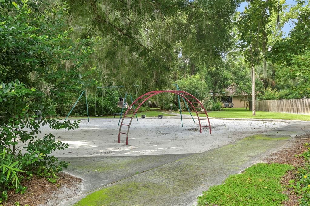 For Sale: $399,900 (3 beds, 2 baths, 1554 Square Feet)