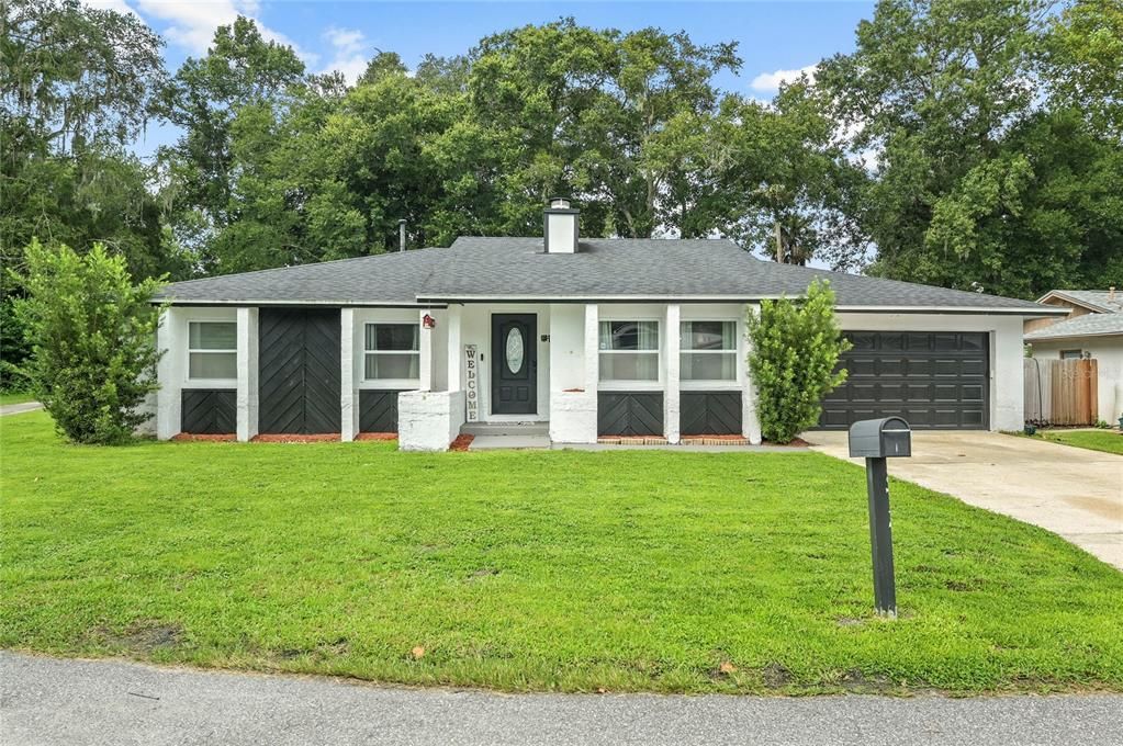 For Sale: $399,900 (3 beds, 2 baths, 1554 Square Feet)