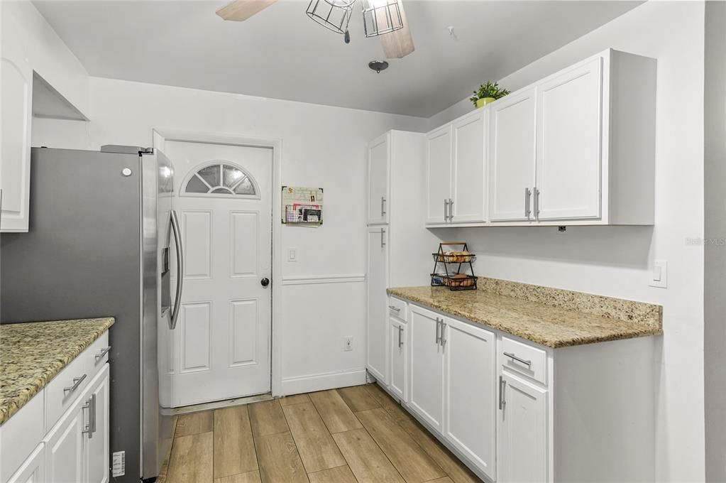 For Sale: $399,900 (3 beds, 2 baths, 1554 Square Feet)
